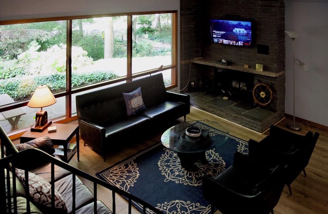Christie Lakeby! Family Cottage Steps From The Beach In Southcott Pines.