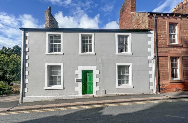Church End Cottage, Brampton - a cottage that sleeps 7 guests in 4 bedrooms