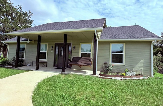 Cielo’s Retreat, A Charming 3-bedroom farmhouse in McKinneyprincenton