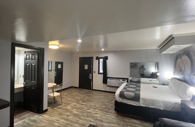 Cindy Lyn Motel