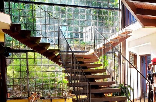 Cinematographic house facing the waterfall