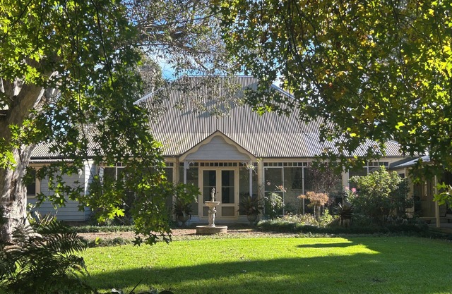 Circa 1874 House Pool and Garden on 3 acres 8 adults 7 kids