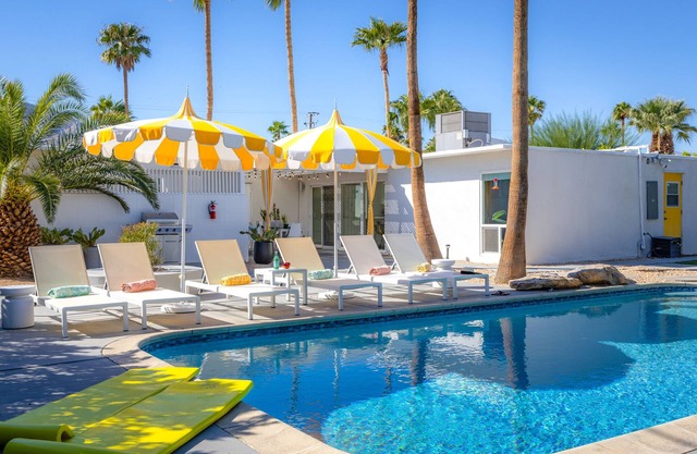 Citron Oasis - Classic Alexander Home in Racquet Club Estates!