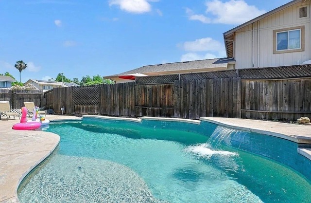 Citrus Retreat with Pool
