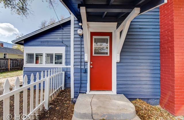 City Center Cottage Netflix, Mtns & Adventure!