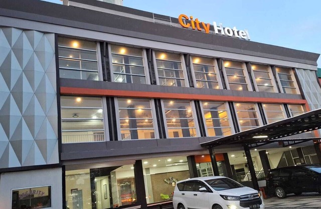 City Hotel