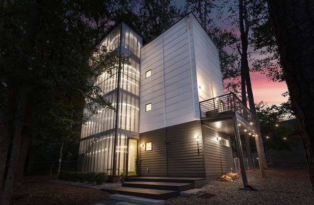 City luxury, solitude and amazing outdoor space