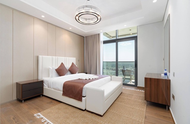 City Nest Luxe 3B City View King size Bed