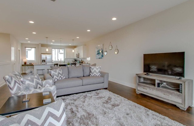 City Overlook - Luxury Amenities - Mins to D'Town