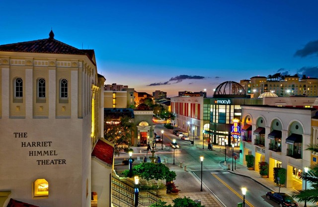 City Place Paradise steps from dining, entertainment, and convention center