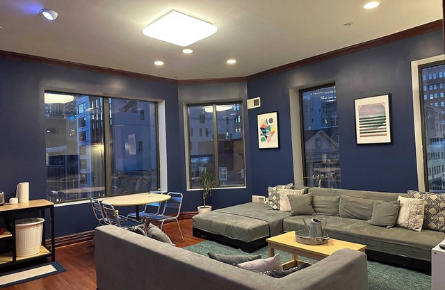 City Sights | 2 Queen Beds | Downtown Apt