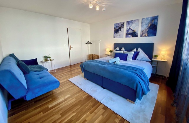 City Views & Comfort at Schaffhauserplatz