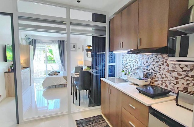 CityCondo, 2nd Fl, 30 sqm, near CPU, balcony and parkview, Netflix, free parking