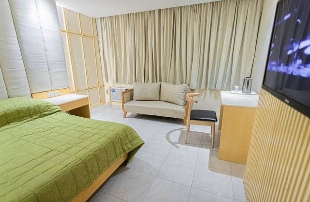 Cityscape Charm: Etsu Studio in the Heart of Tacloban