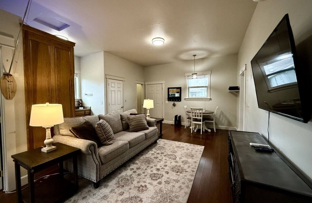 Claim Jumpers Cottage, Sleeps 4 w/Sauna! Local Golfing 50% Off!