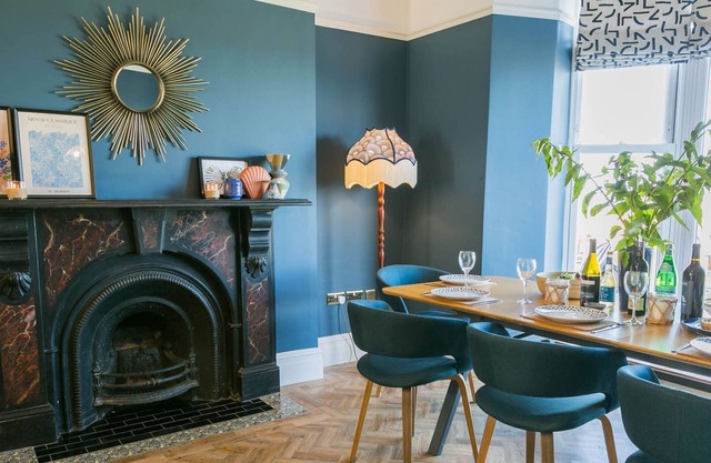 Claremont - a sea view that sleeps 8 guests in 4 bedrooms