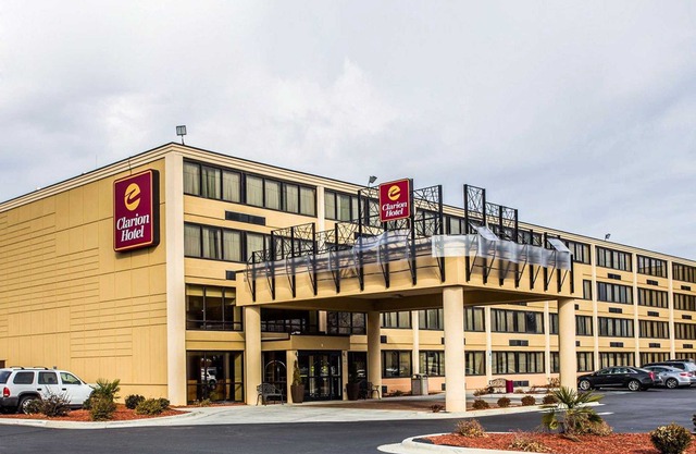 Clarion Hotel Charlotte Airport & Conference Center