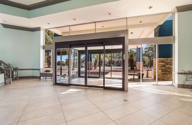 Clarion Inn & Suites Florence - Darlington