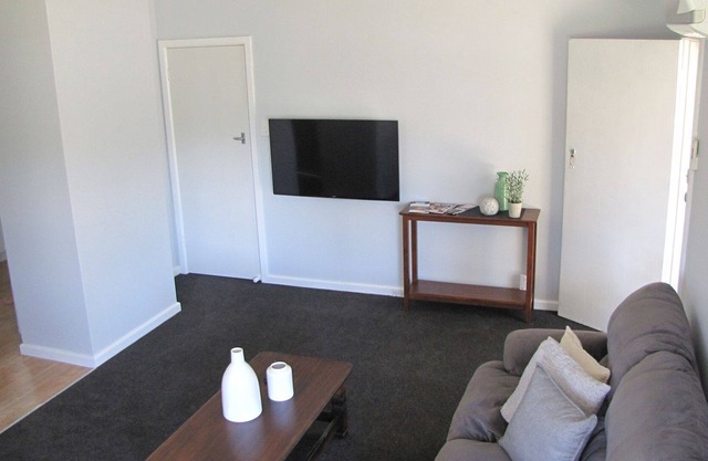 Clarke Street - Nice reno