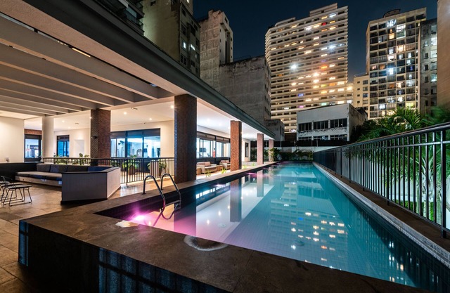 Class and Comfort in the center with 600MB Fiber Internet & Garage