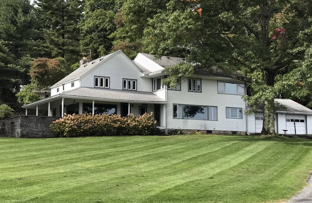 Classic Catskills Estate, Amazing Location!