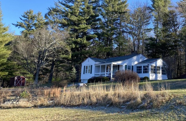 Classic Cottage w/Beautiful Catskill View, onn5 peaceful acres. Weekly discount!