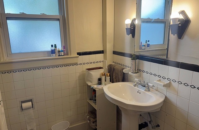 Classic Grand Ground Level 1 bed Apartment in Downtown Chatham