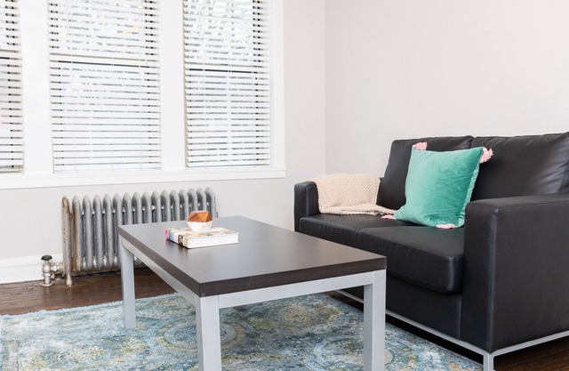 Classic HP 1BR with Fast Transit to UChicago & DT by Zen Rentals