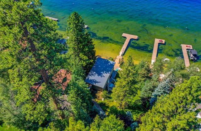 Classic McCall Lake House - Private Dock on Payette Lake - Hot Tub - Fire Pit
