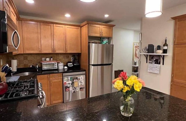 Classic & stylish condo near iconic Boston Harbor