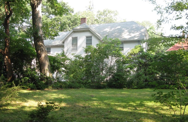 Classic Vineyard Home with Private Beach Access