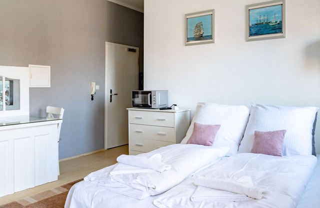 Classically modern furnished vacation apartment right in the heart of Warnemünde.