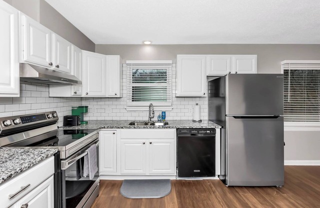 Classy 3BR + 2 Bath with Dedicated Office