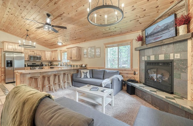 Classy Cabin 🌟Bills Island 🌟3 Bedroom 🌟Clean