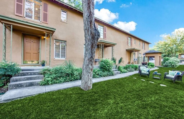 Classy Mid-Century Townhome in Alamo Heights