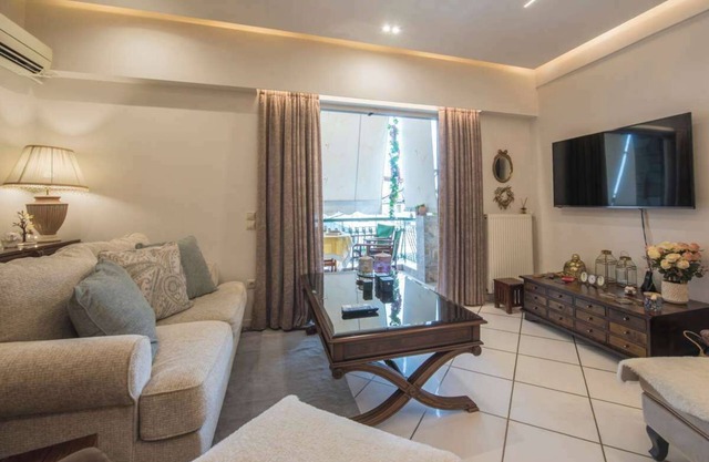 Classy Spacious Apartment in Irakleio, Athens