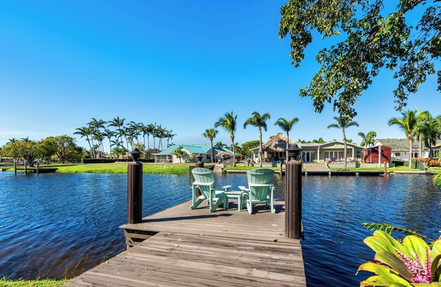 ClassyN'Cozy Delray Bch home! Htd SW Pool, Fish'nDock, Water front, close to Bch