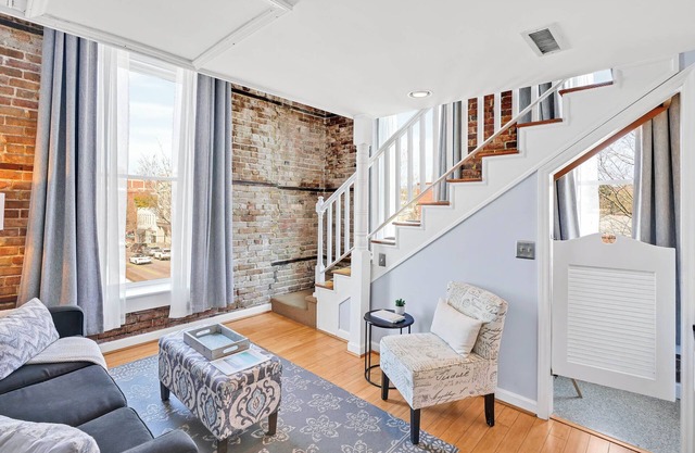 Claus Quarters on Front! Perfect location in the Heart of Downtown!