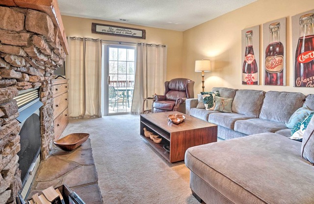 Clayton Condo w/ Balcony on Kingwood Golf Course