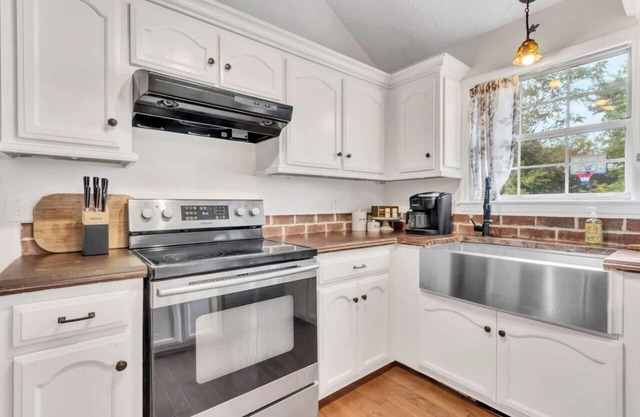 Clean 3BR · Quiet Block · Backyard with Hoop