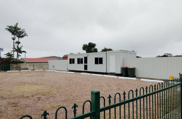 Clean and convenient cabin Centrally located in Atherton township.
