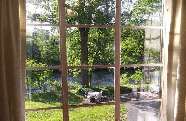 Clean Cottage on the River in Bryson City, NC. Fish & grill your catch here!