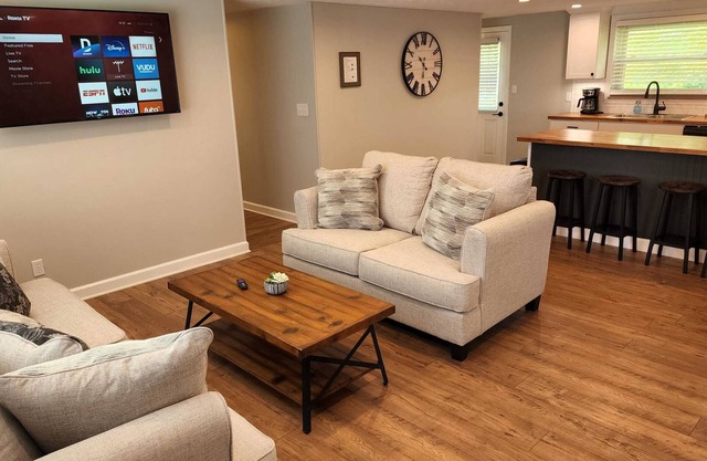 Clean, Covered Patio Grill, Ping-Pong, Fenced Yard