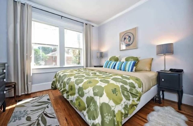 Clean Dilworth 1BR King Condo | Balcony | Walkable