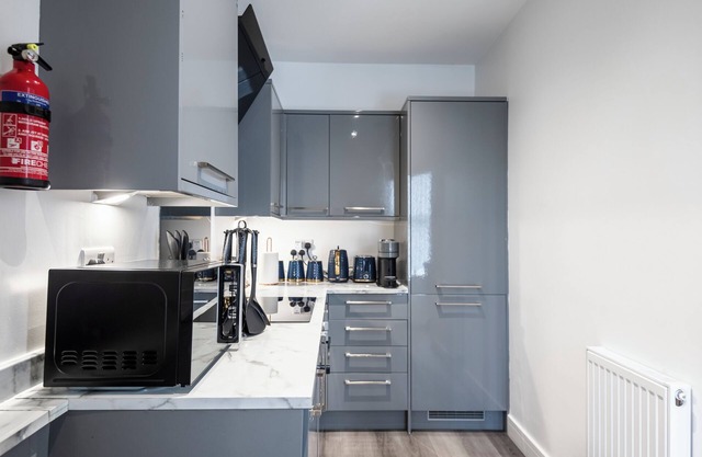 Clean Lines & Cozy Vibes: Refined 2BR Flat in Bury