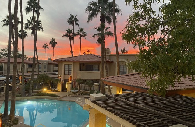 Clean Quiet Beautiful Resort with 3 Pools