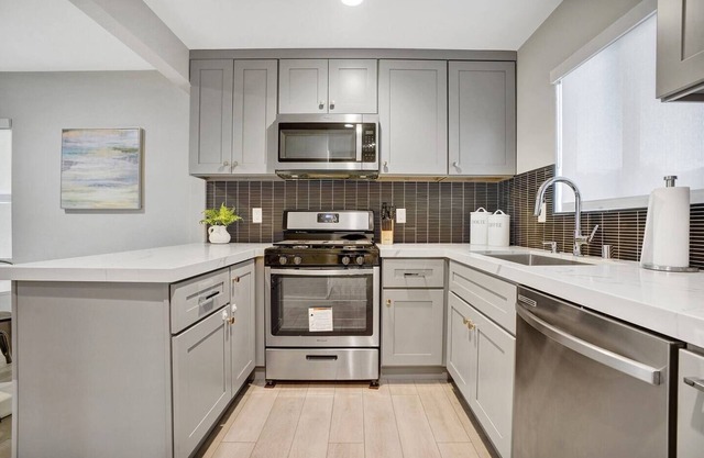 Clean & Spacious 2BR/2BA Near Disney