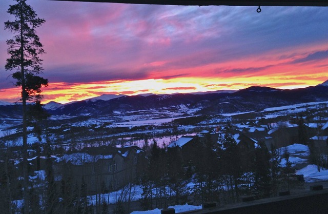 Clean with awesome views. Great for familys ,Sleeps 8