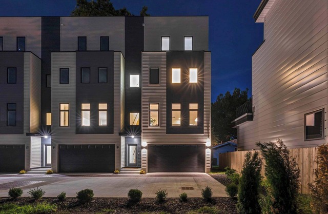 ✨Cleveland Retreat | Hot Tub + Sauna✨