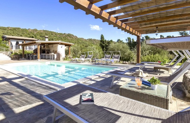 ClickSardegna Alghero Villa Flaminia, with independent swimming pool, SPA & Gym